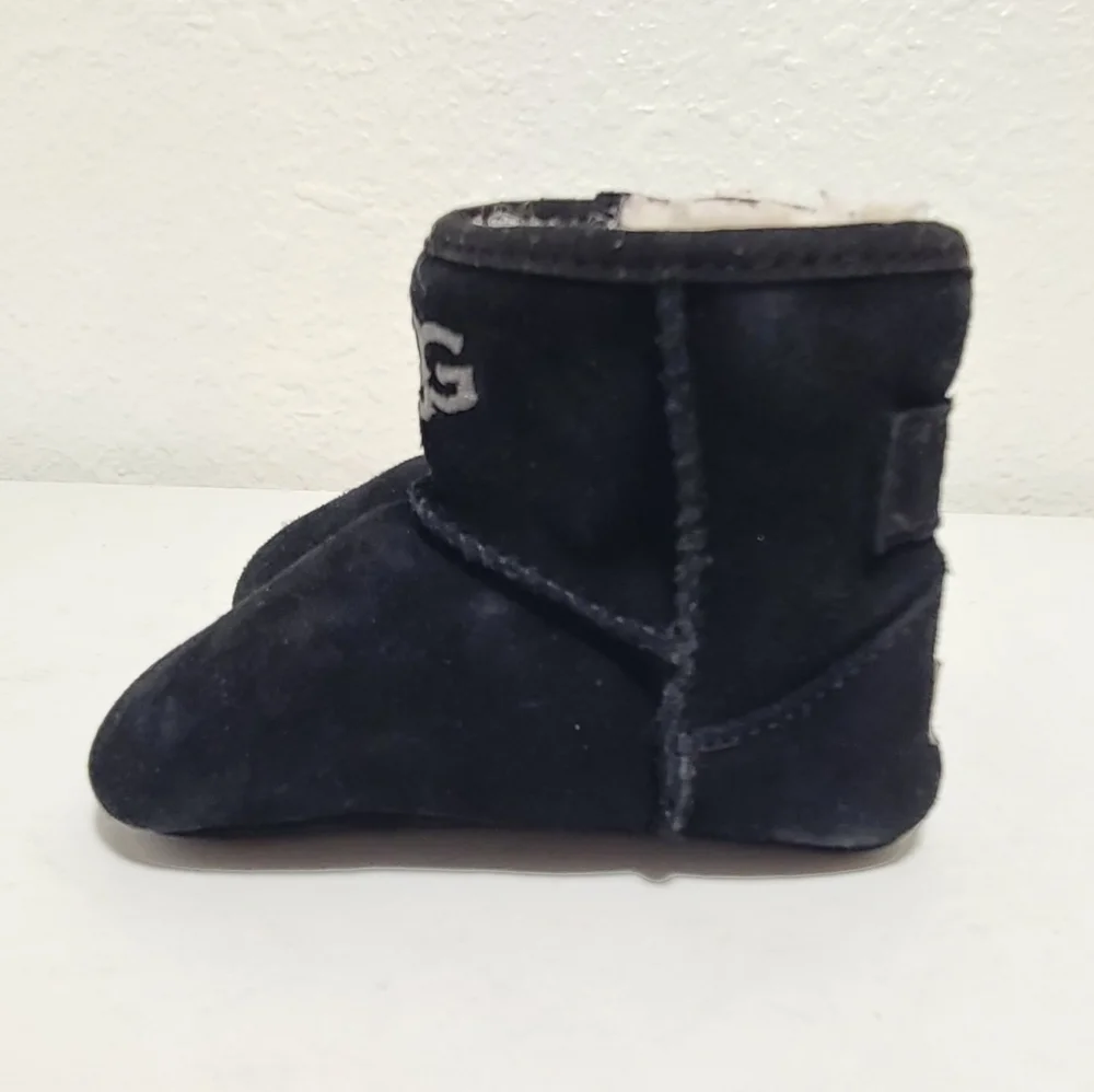 Ugg jesse boot slipper crib bootie